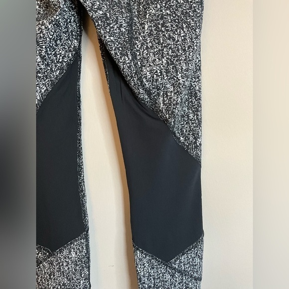 Lululemon Pace Perfect  Air Time White Black/Black Size 4 - Picture 12 of 14